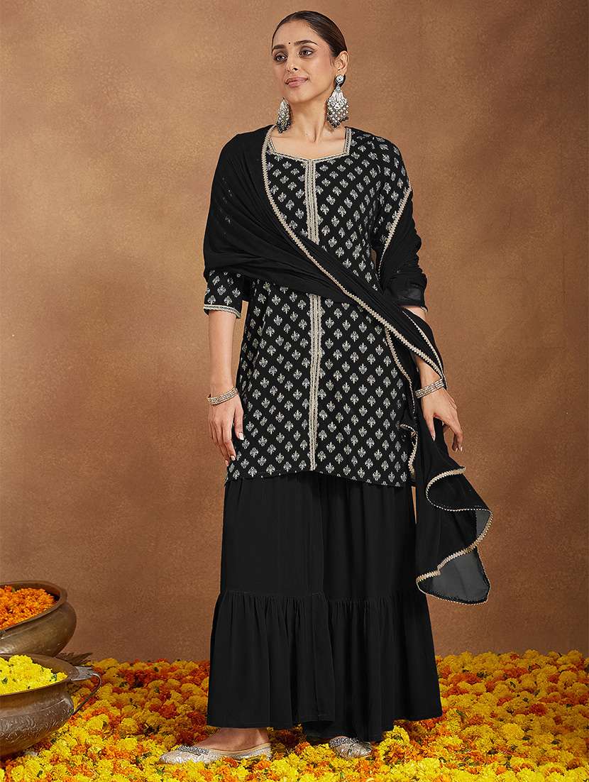 women foil printed three quarter sleeve kurta pant with dupatta set