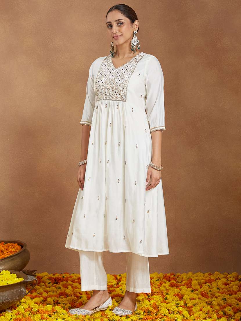 women embroidered three quarter sleeve kurta pant with dupatta set - 22156284 - Standard Image - 4