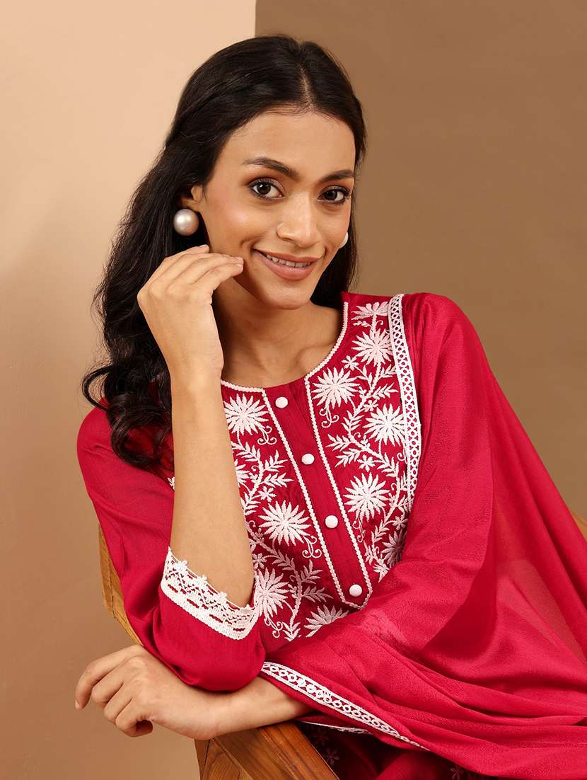 women embroidered three quarter sleeve kurta pant with dupatta set - 22156287 -  Standard Image - 4