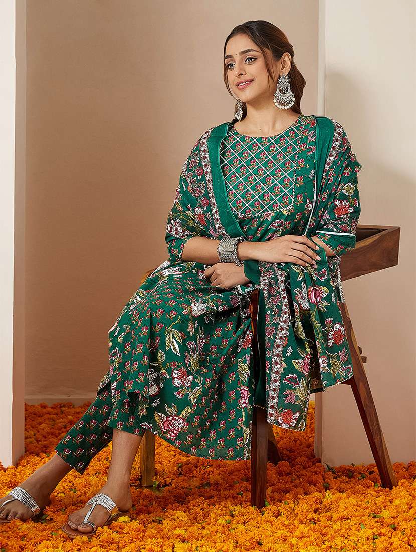 women floral three quarter sleeve kurta pant with dupatta set - 22156289 -  Standard Image - 1