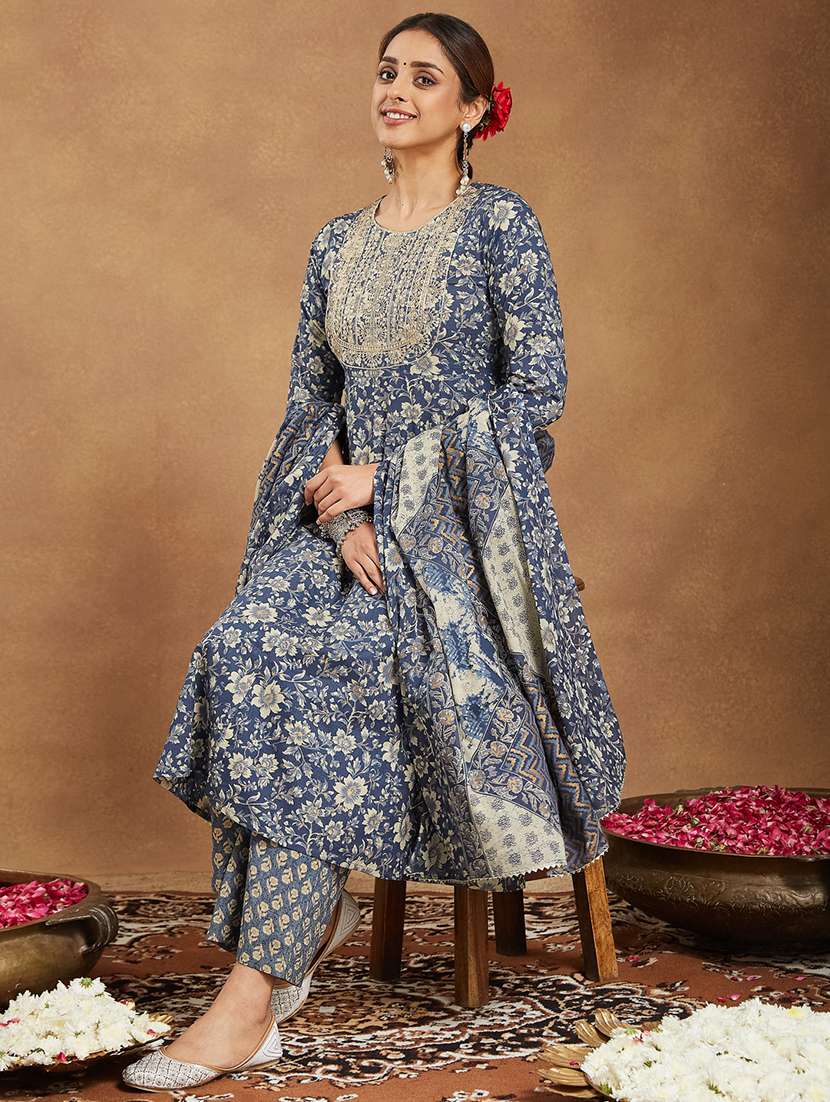 women embroidered three quarter sleeve kurta pant with dupatta set - 22156291 -  Standard Image - 1