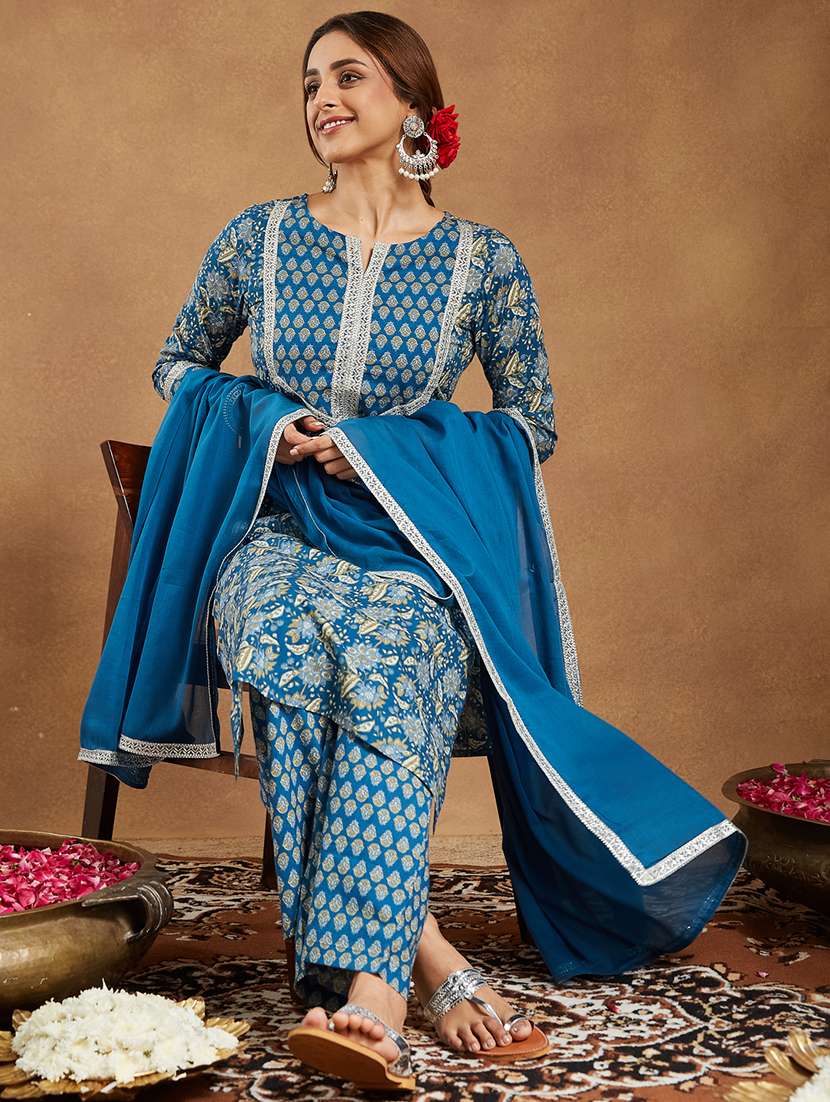 Women Floral Three Quarter Sleeve Kurta Pant With Dupatta Set - 22156297 -  Standard Image - 1