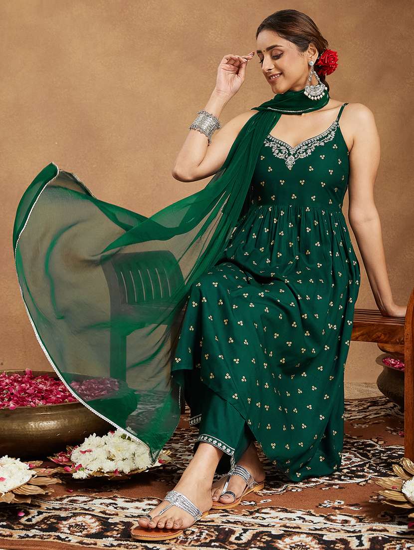 women foil printed sleeveless kurta pant with dupatta set - 22156298 - Standard Image - 1