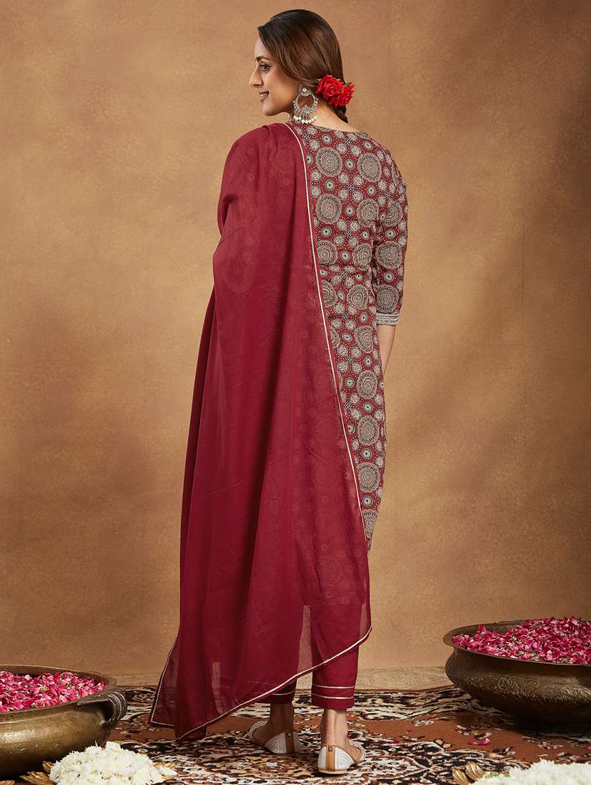 women embroidered three quarter sleeve kurta pant with dupatta set - 22156300 -  Standard Image - 4