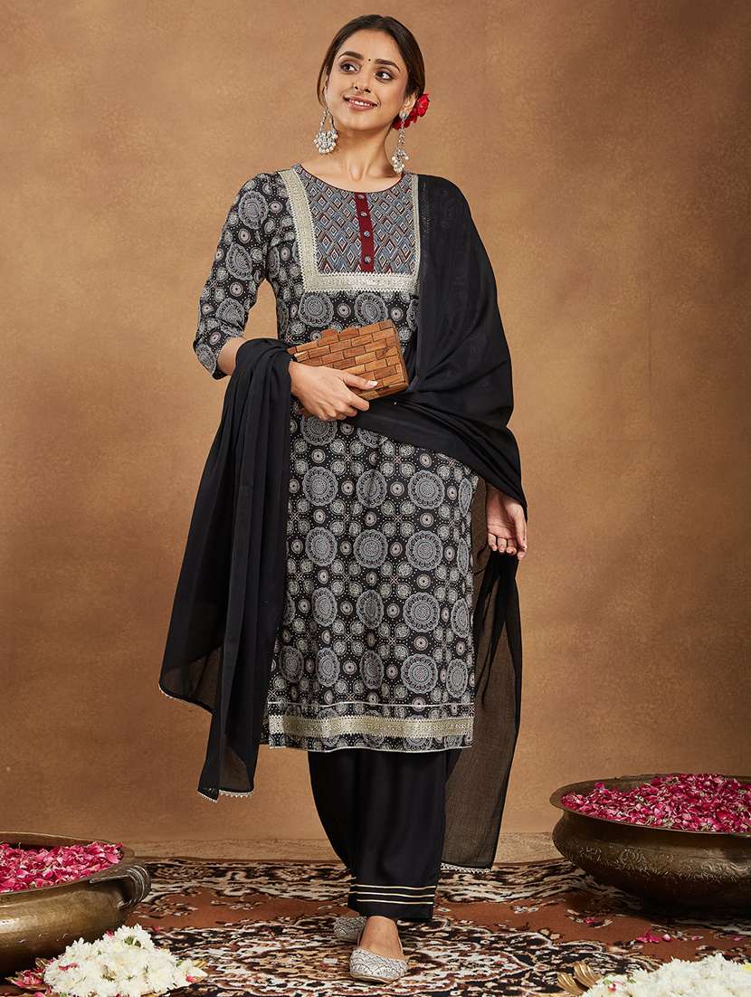women printed three quarter sleeve kurta palazzo with dupatta set - 22156302 -  Standard Image - 1