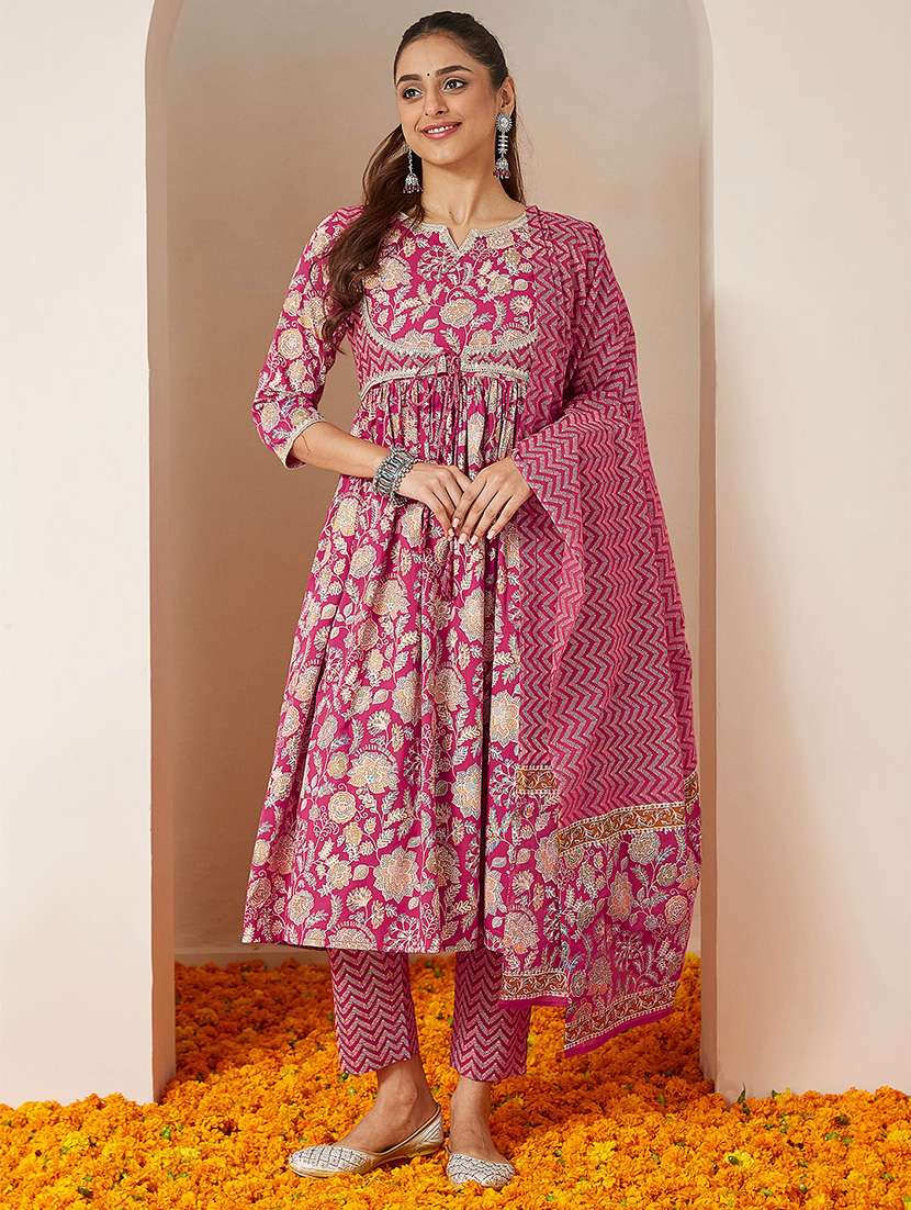 women floral three quarter sleeve kurta pant with dupatta set