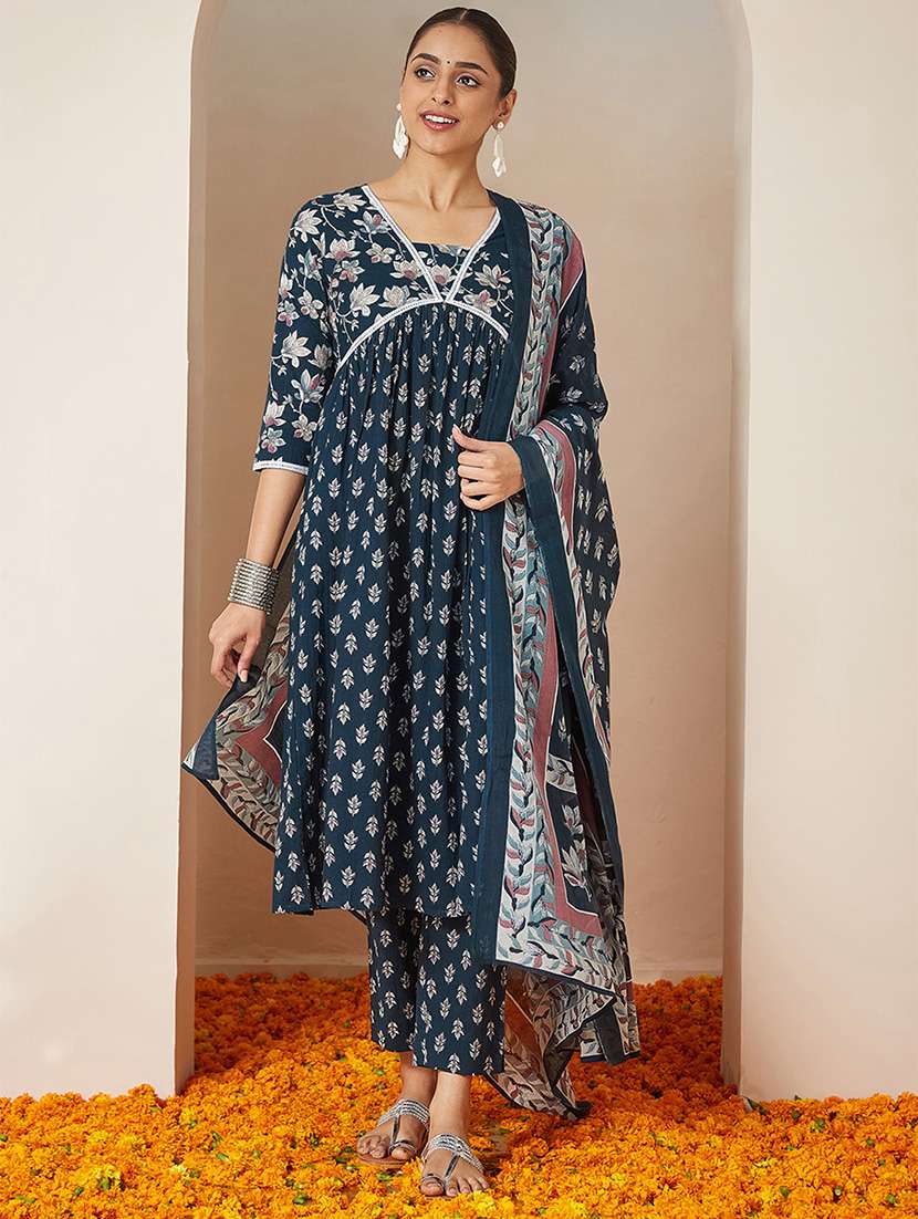 women floral three quarter sleeve kurta pant with dupatta set