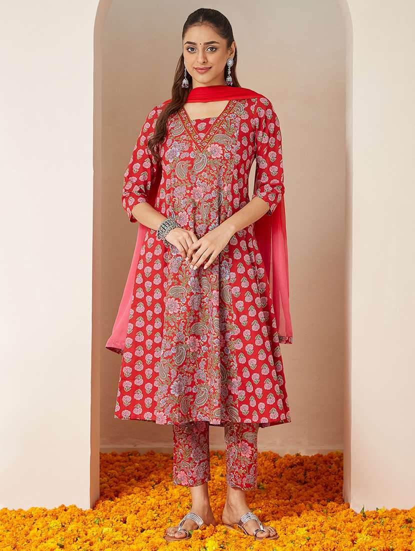 women floral three quarter sleeve kurta pant with dupatta set