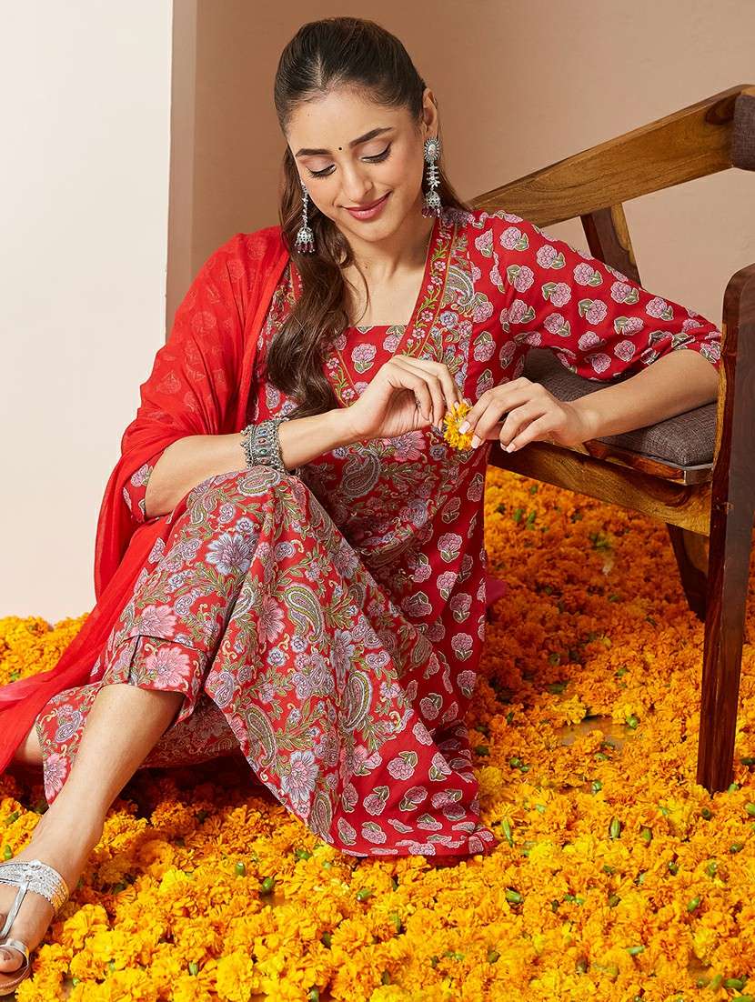 women floral three quarter sleeve kurta pant with dupatta set - 22156312 -  Standard Image - 1