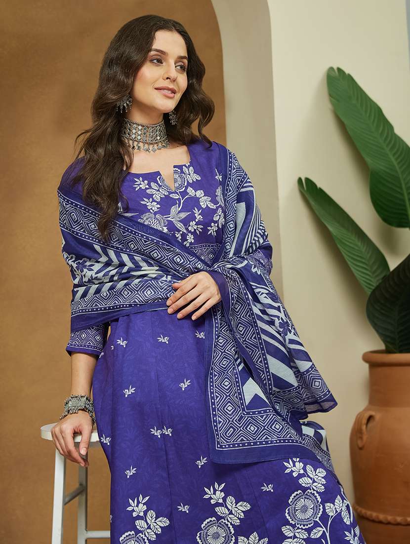 women floral three quarter sleeve kurta pant with dupatta set - 22156324 -  Standard Image - 4