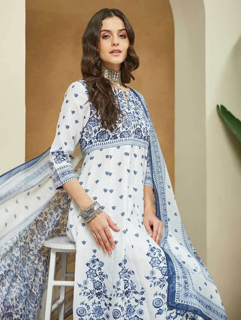 women floral three quarter sleeve kurta pant with dupatta set - 22156326 -  Standard Image - 4