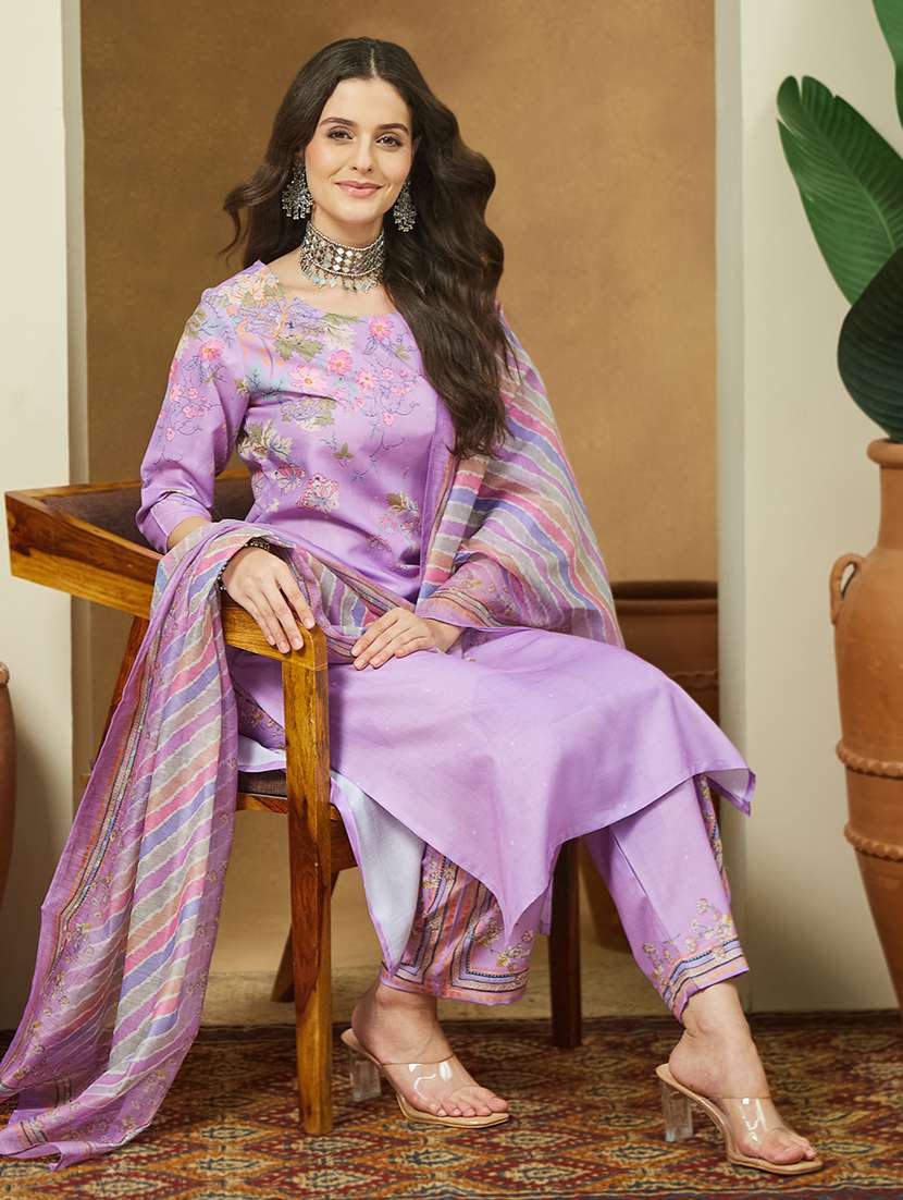 women floral three quarter sleeve kurta pant with dupatta set - 22156329 - Standard Image - 1