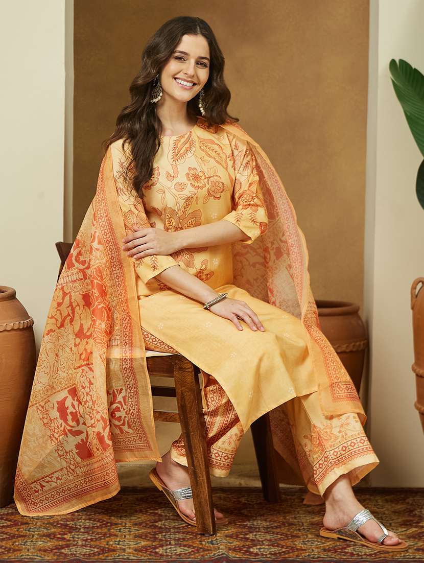 women floral three quarter sleeve kurta pant with dupatta set - 22156333 -  Standard Image - 1