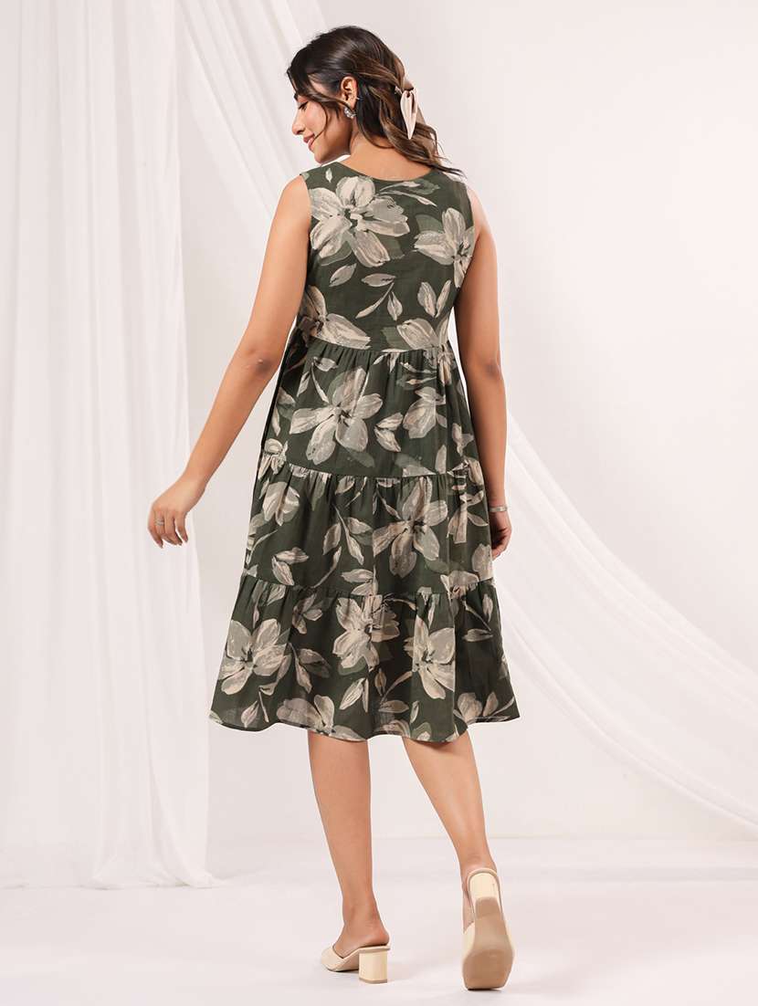 women floral print sleeveless tiered dress - 22156359 -  Standard Image - 4