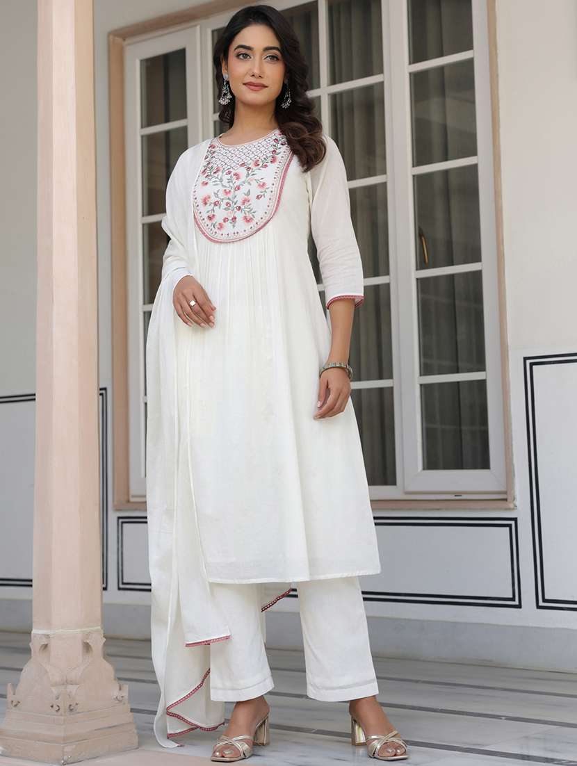 women embroidered three quarter sleeve kurta pant with dupatta set