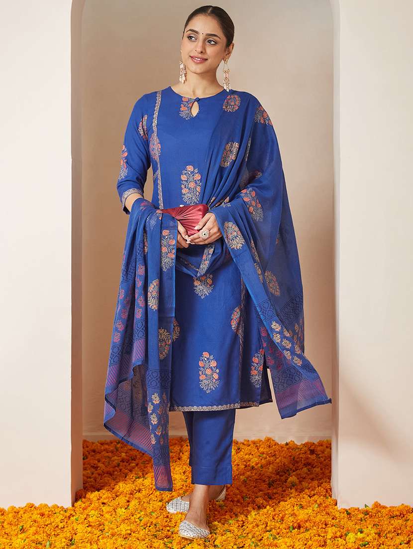 women floral three quarter sleeve kurta pant with dupatta set