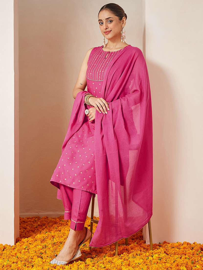 women foil print sleeveless kurta pant dupatta set - 22156370 -  Standard Image - 1