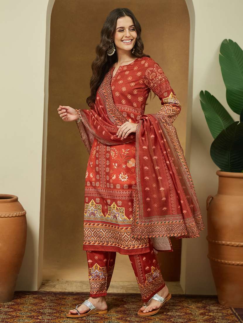 women floral three quarter sleeve kurta pant with dupatta set - 22156378 -  Standard Image - 1