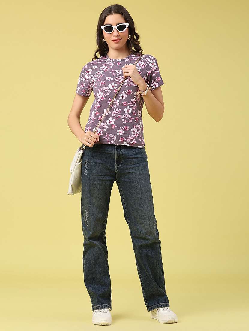 women solid mid rise straight jeans - 22160279 -  Standard Image - 4