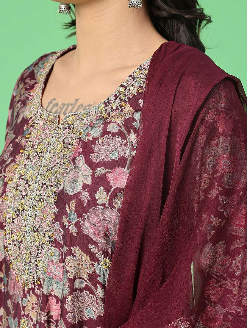 women floral three quarter sleeve kurta pant with dupatta set - 22160390 -  Standard Image - 4