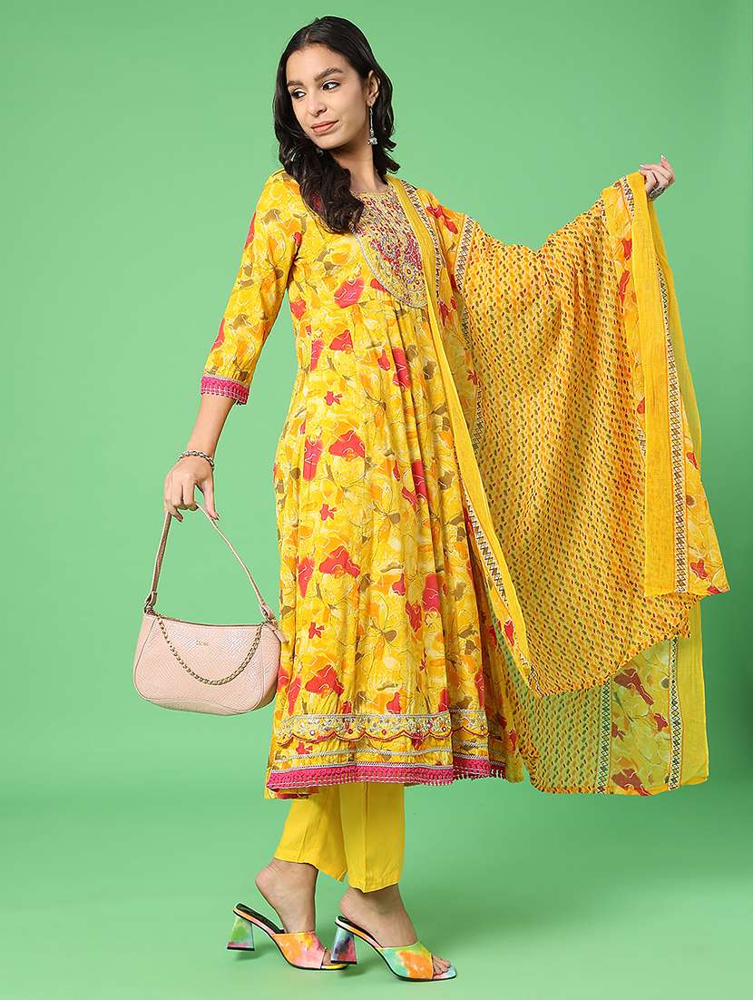 women printed three quarter sleeve kurta pant with dupatta set - 22160525 -  Standard Image - 1