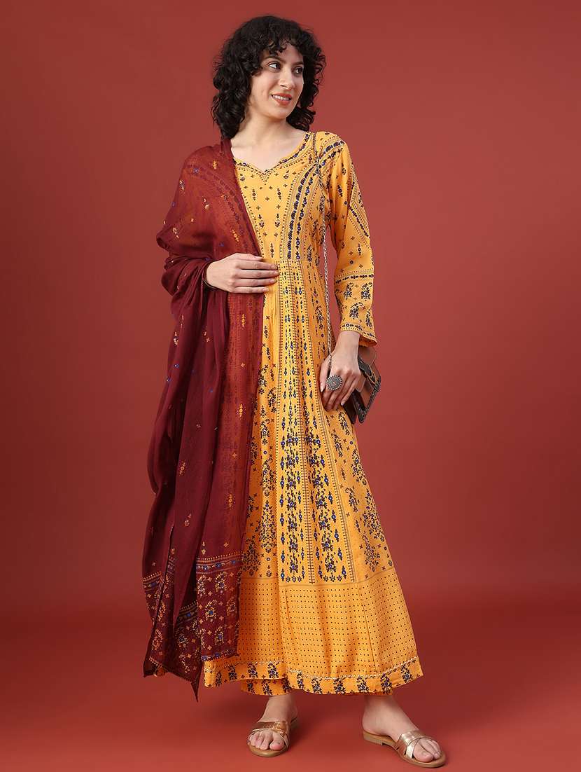 women printed three quarter sleeve kurta pant with dupatta set - 22160849 -  Standard Image - 1