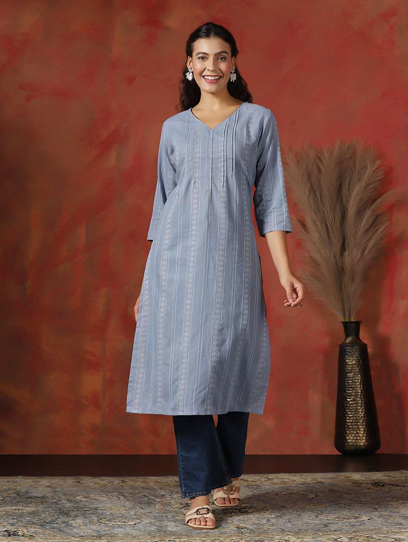 women self design three quarter sleeve straight kurta