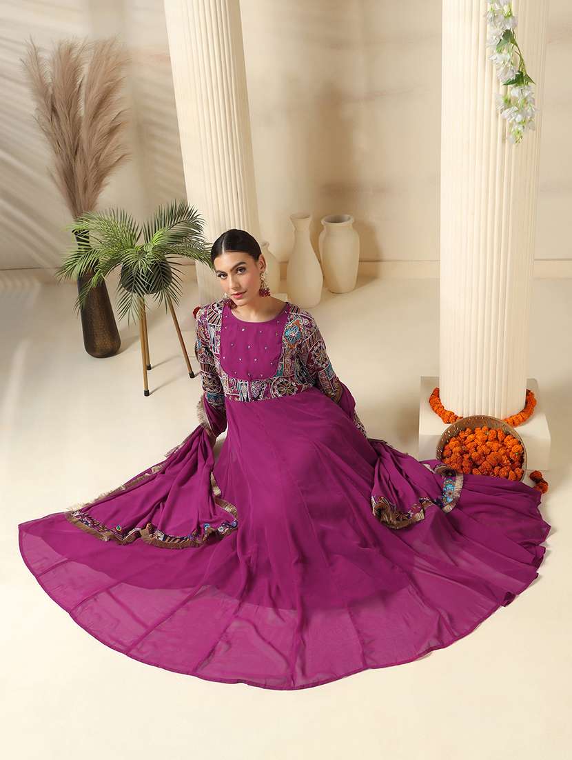 women embroidered long sleeve kurta dupatta set - 22161034 -  Standard Image - 4