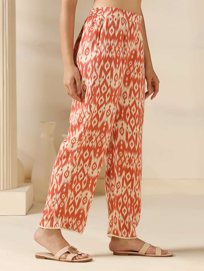 women ikat printed three quarter sleeve kurta pant set - 22161037 -  Standard Image - 4