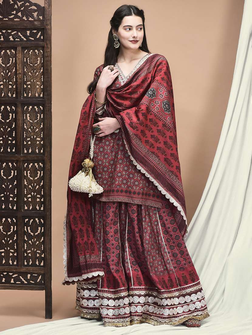 women printed three quarter sleeve kurta skirt with dupatta set