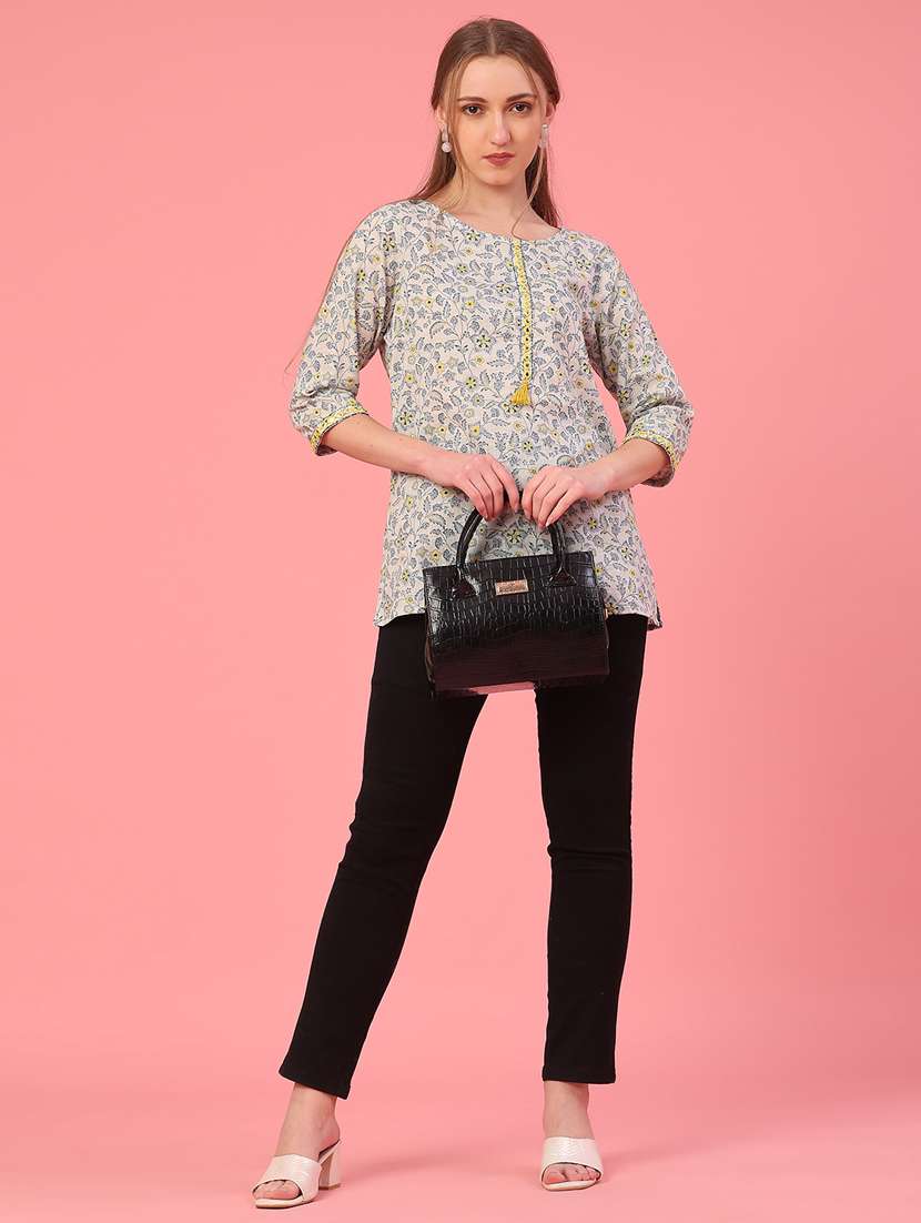 women floral printed three quarter sleeve straight kurti - 22161931 -  Standard Image - 4