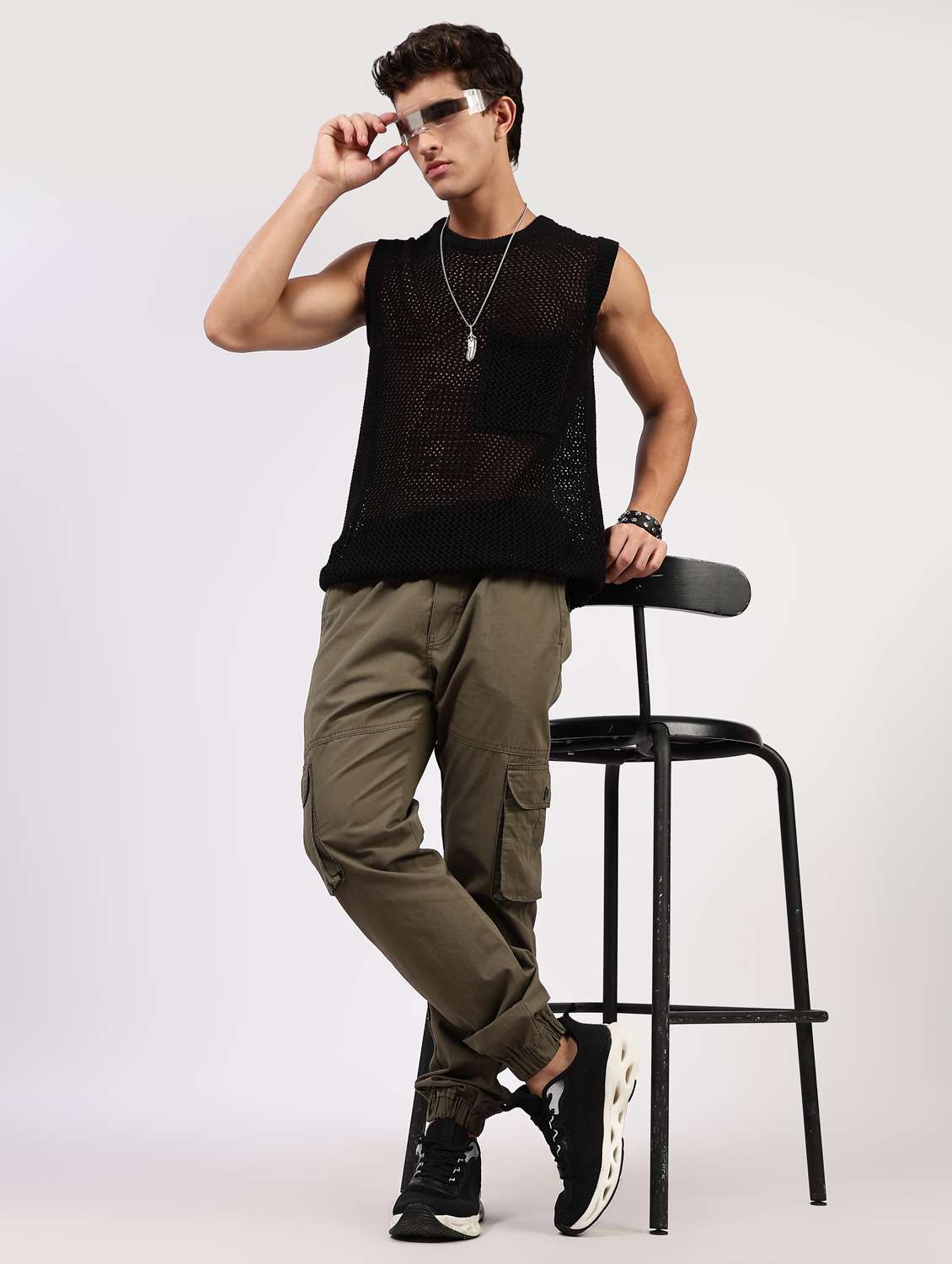 men solid mid rise regular fit cargo jogger - 22162554 -  Standard Image - 4