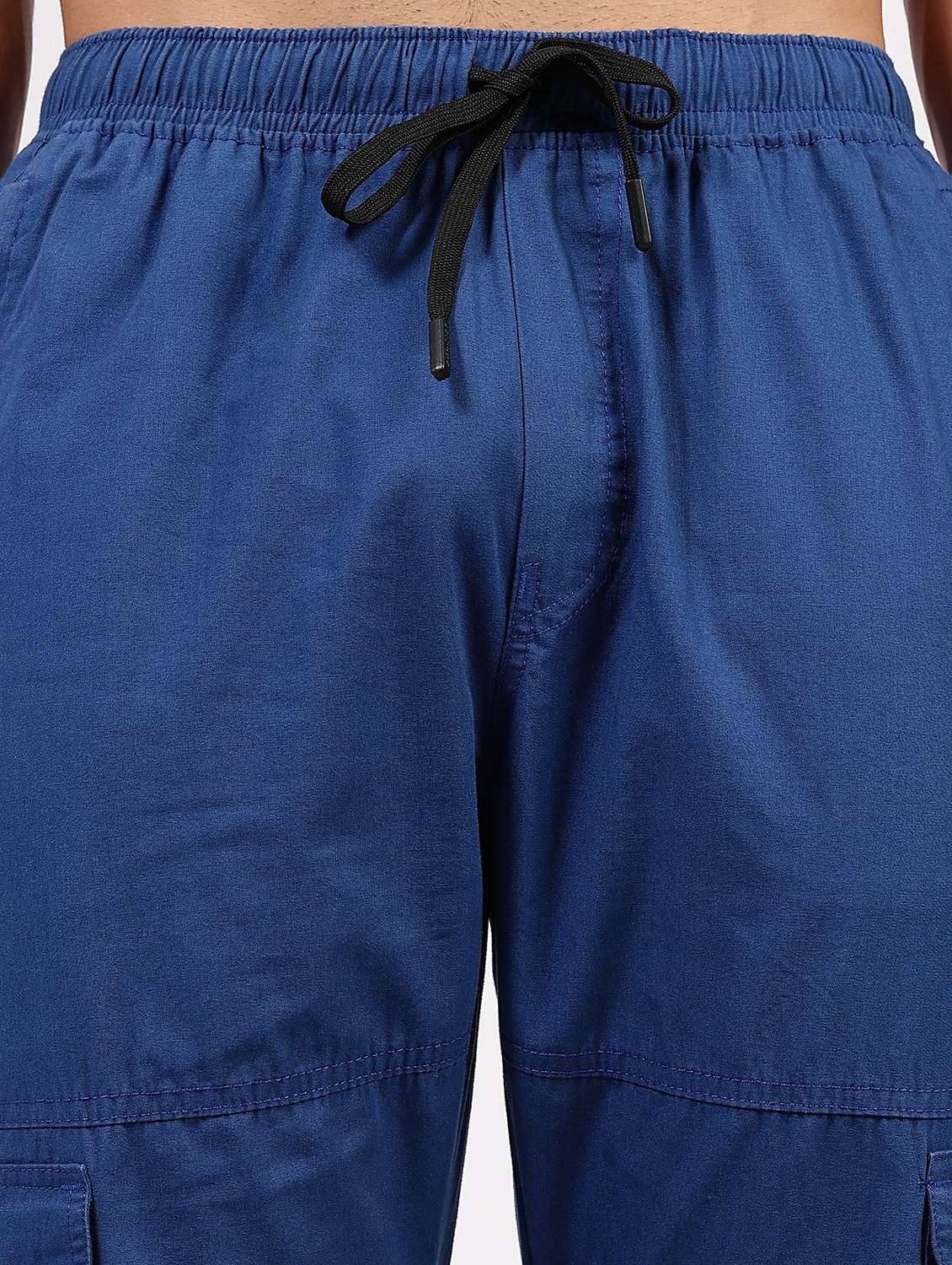 men solid mid rise regular fit cargo jogger - 22162555 -  Standard Image - 4