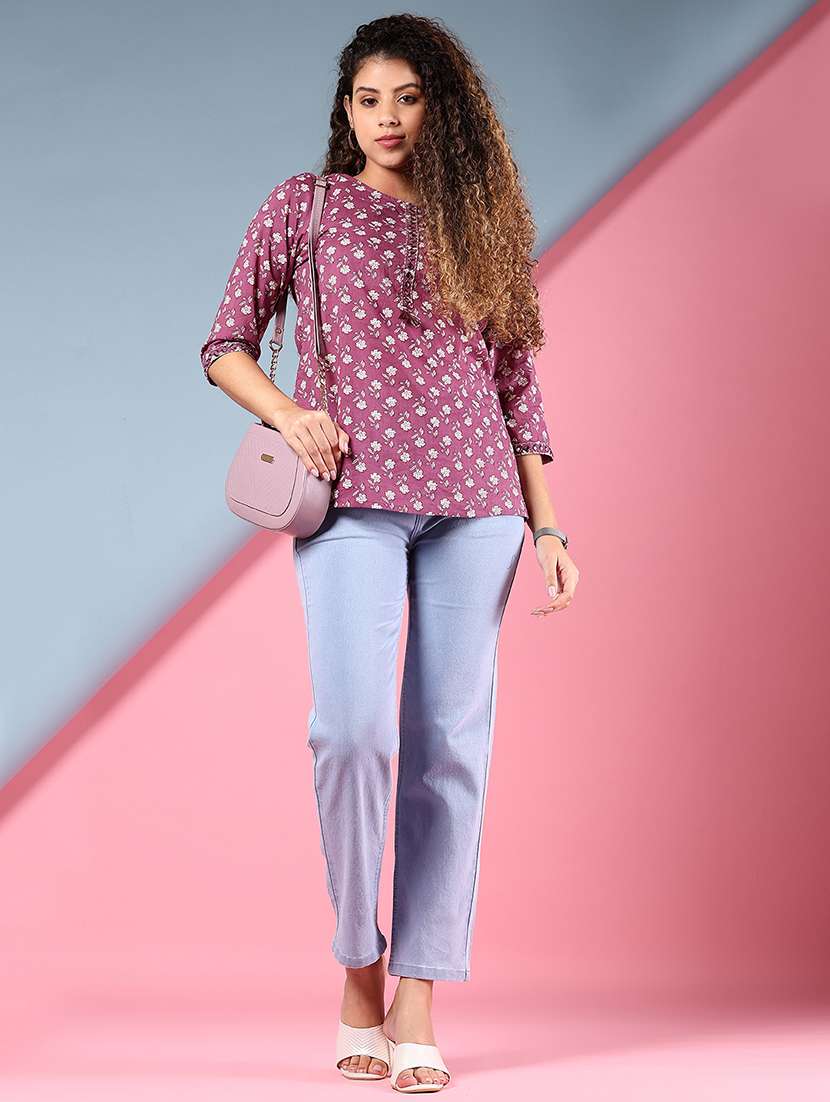 women floral printed three quarter sleeve straight kurti - 22163101 -  Standard Image - 4