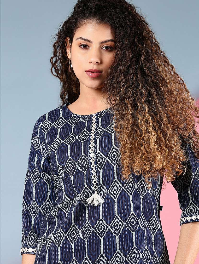 women printed three quarter sleeve straight kurti - 22164476 -  Standard Image - 4