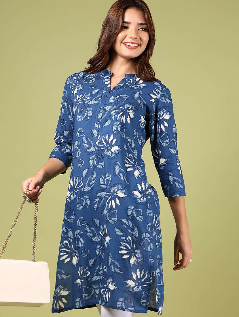 women floral printed three quarter sleeve straight kurta