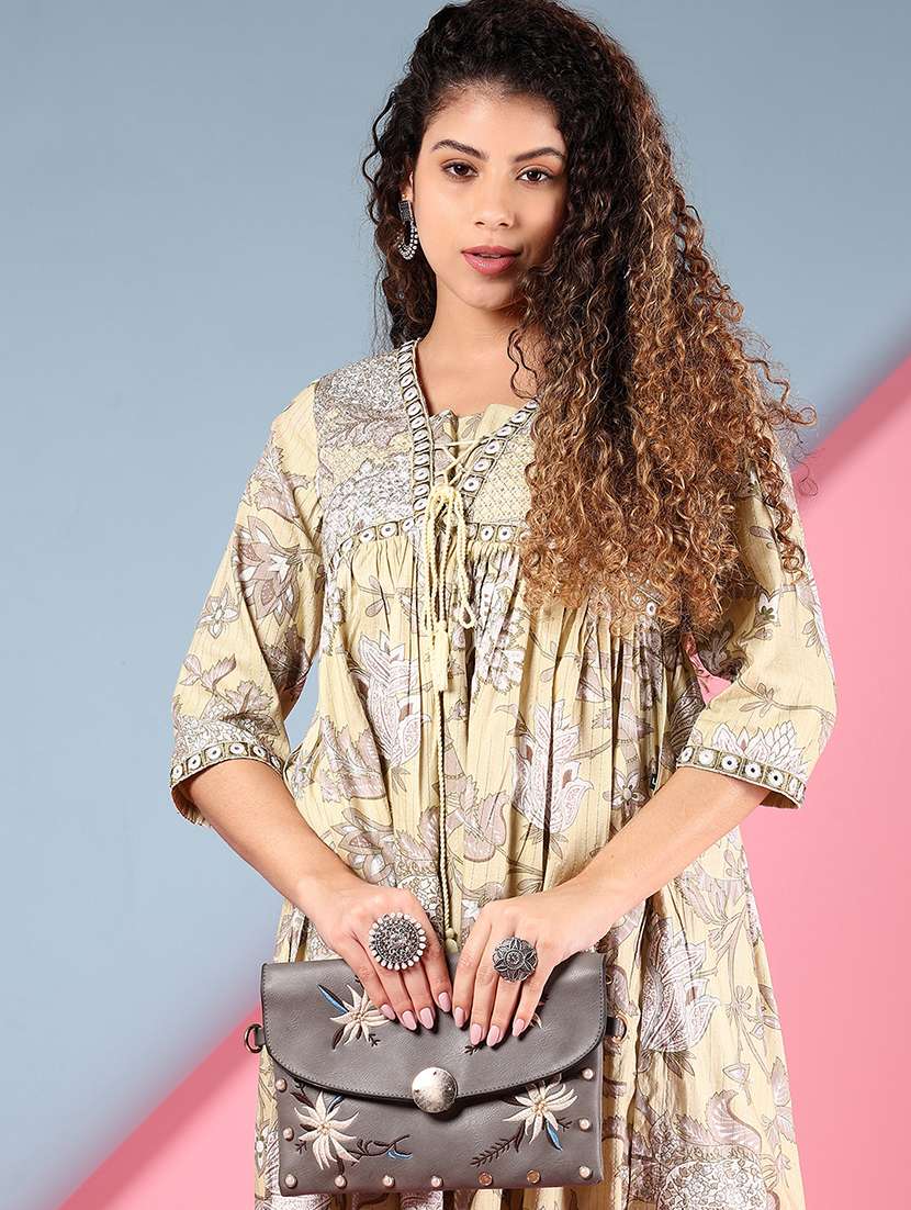 women floral printed three quarter sleeve a-line kurta - 22166654 -  Standard Image - 4