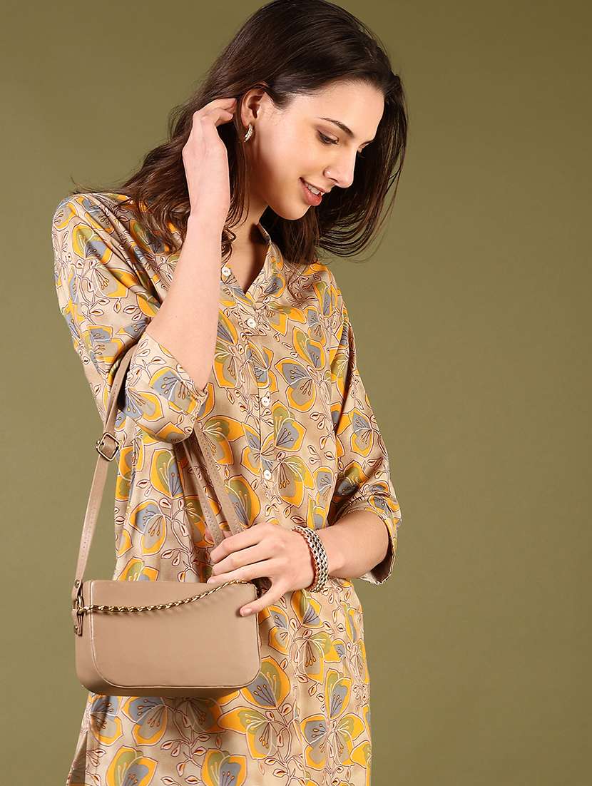 women floral printed three quarter sleeve straight kurta - 22167650 -  Standard Image - 4