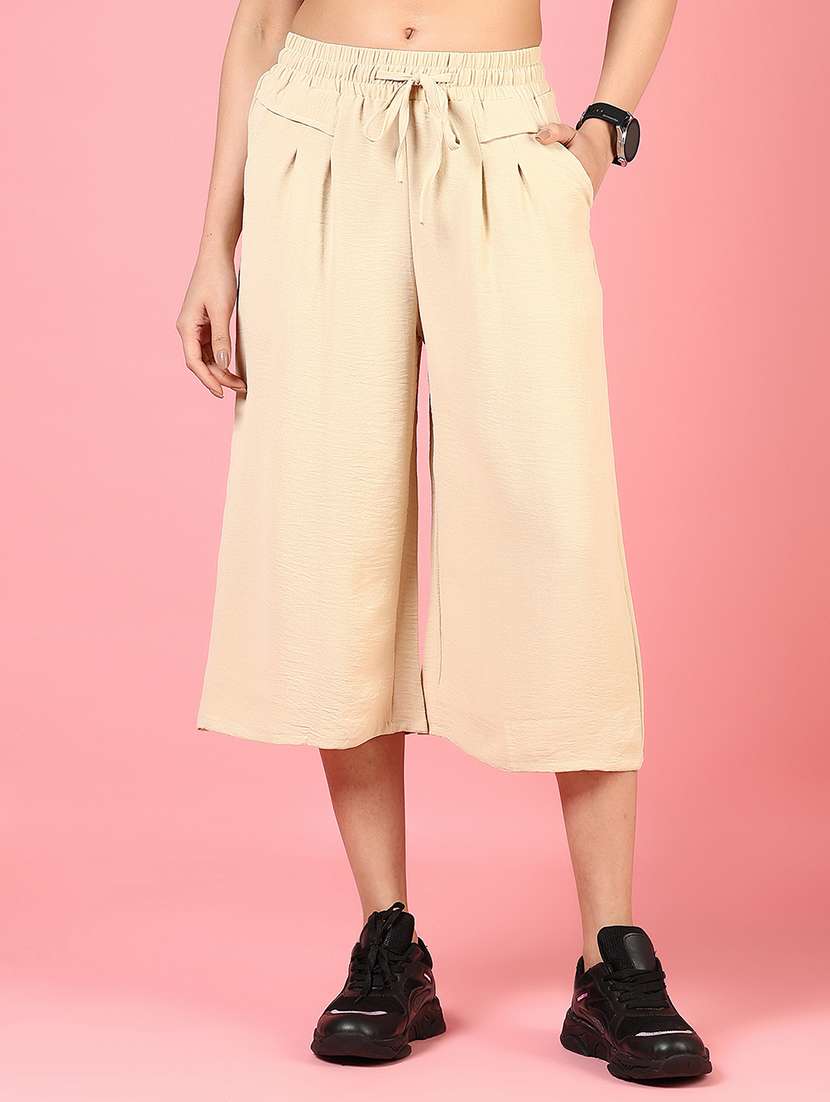 women solid mid rise relaxed fit capri