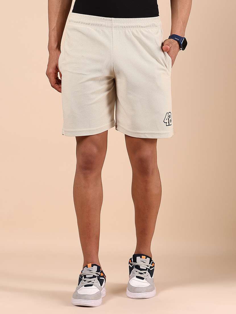 men placement print mid rise regular fit shorts