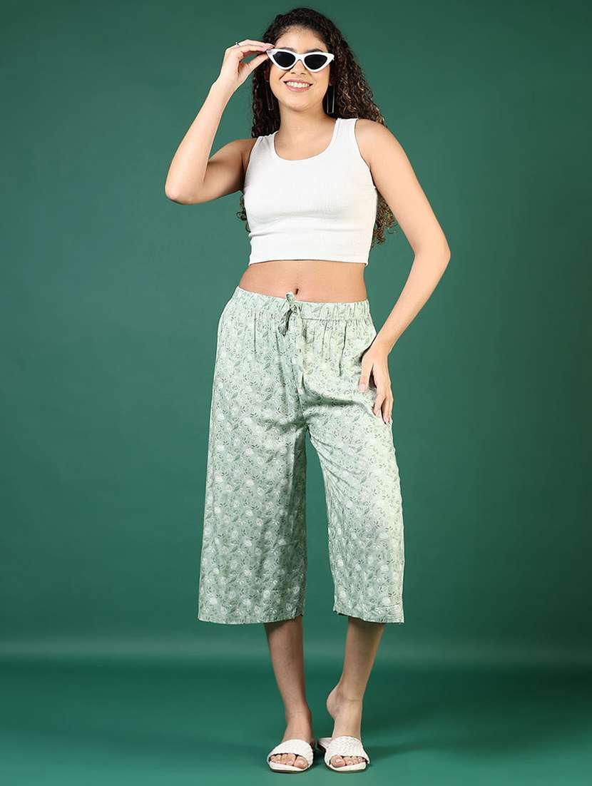 women printed mid rise relaxed fit capri - 22168877 -  Standard Image - 4