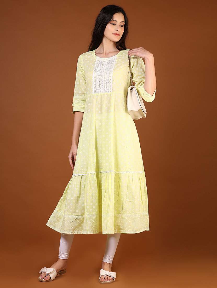 women printed three quarter sleeve tiered kurta