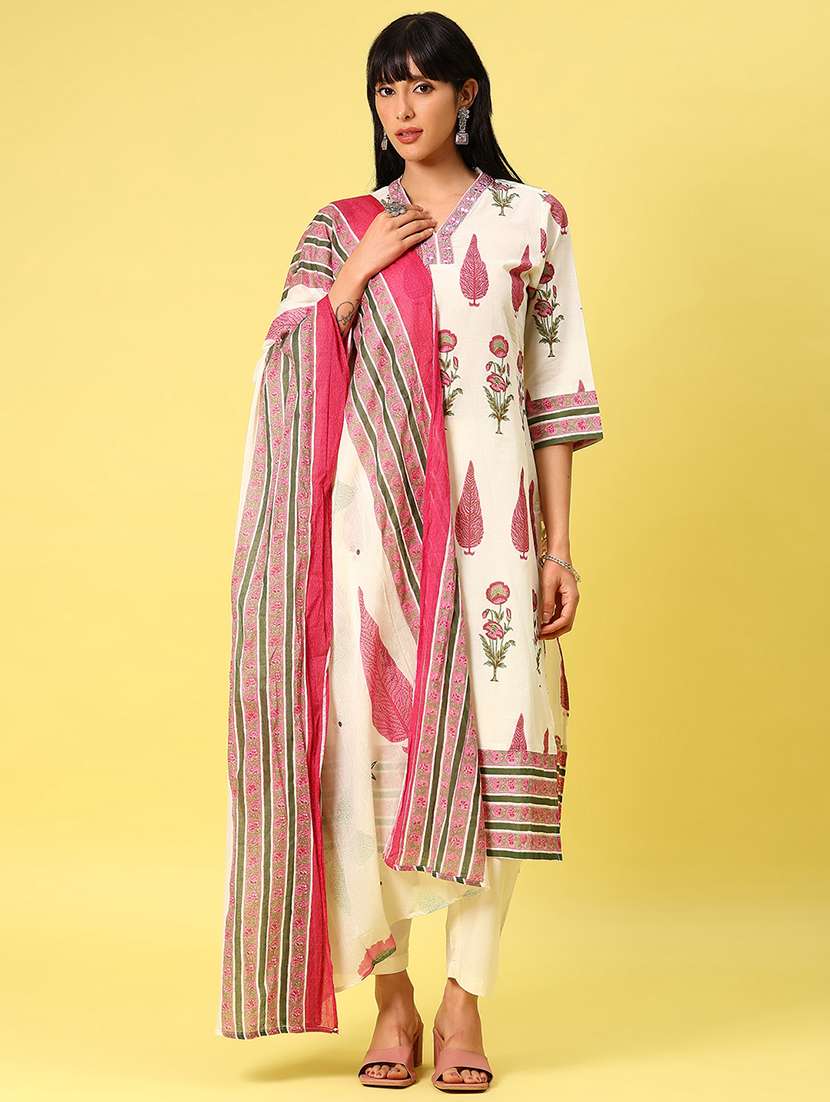 women floral three quarter sleeve kurta pant with dupatta set - 22171787 -  Standard Image - 1