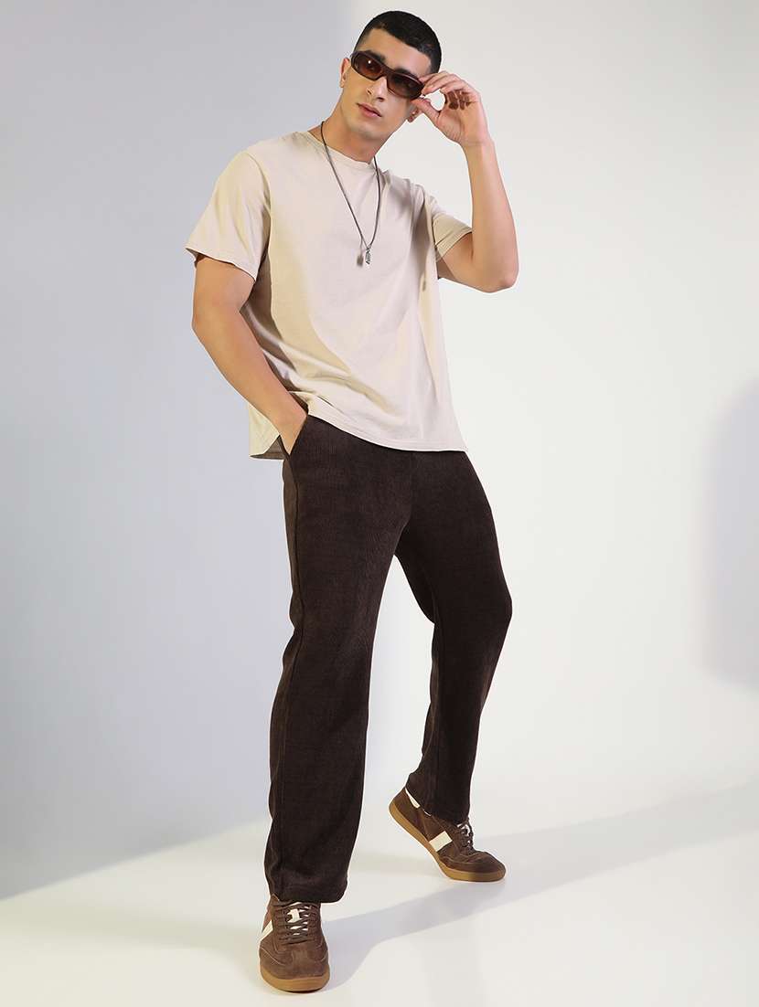 men solid mid rise straight fit chinos  - 22173633 -  Standard Image - 4