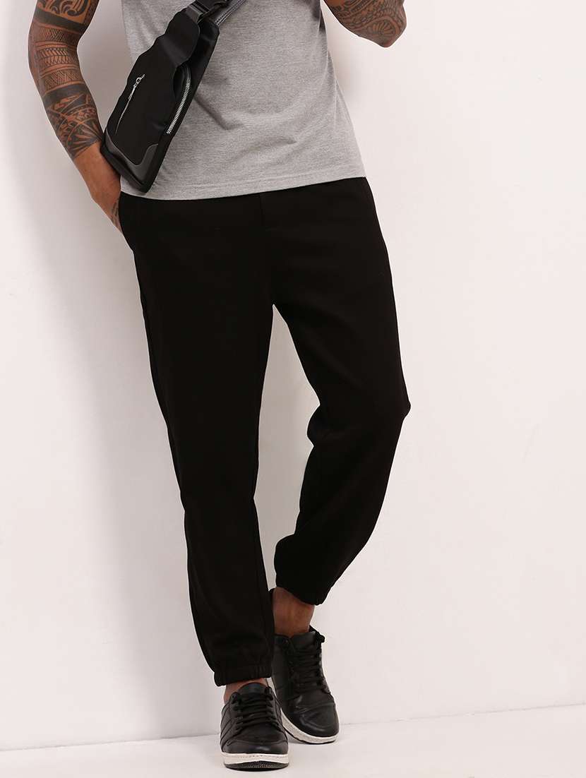 men solid mid rise jogger