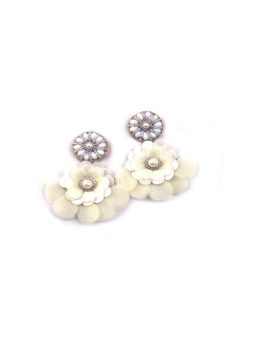 handmade white flower pearl earrings - 22173779 -  Standard Image - 1