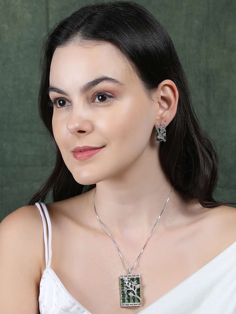 luxurious green ad square pendant with earrings - 22173851 -  Standard Image - 1
