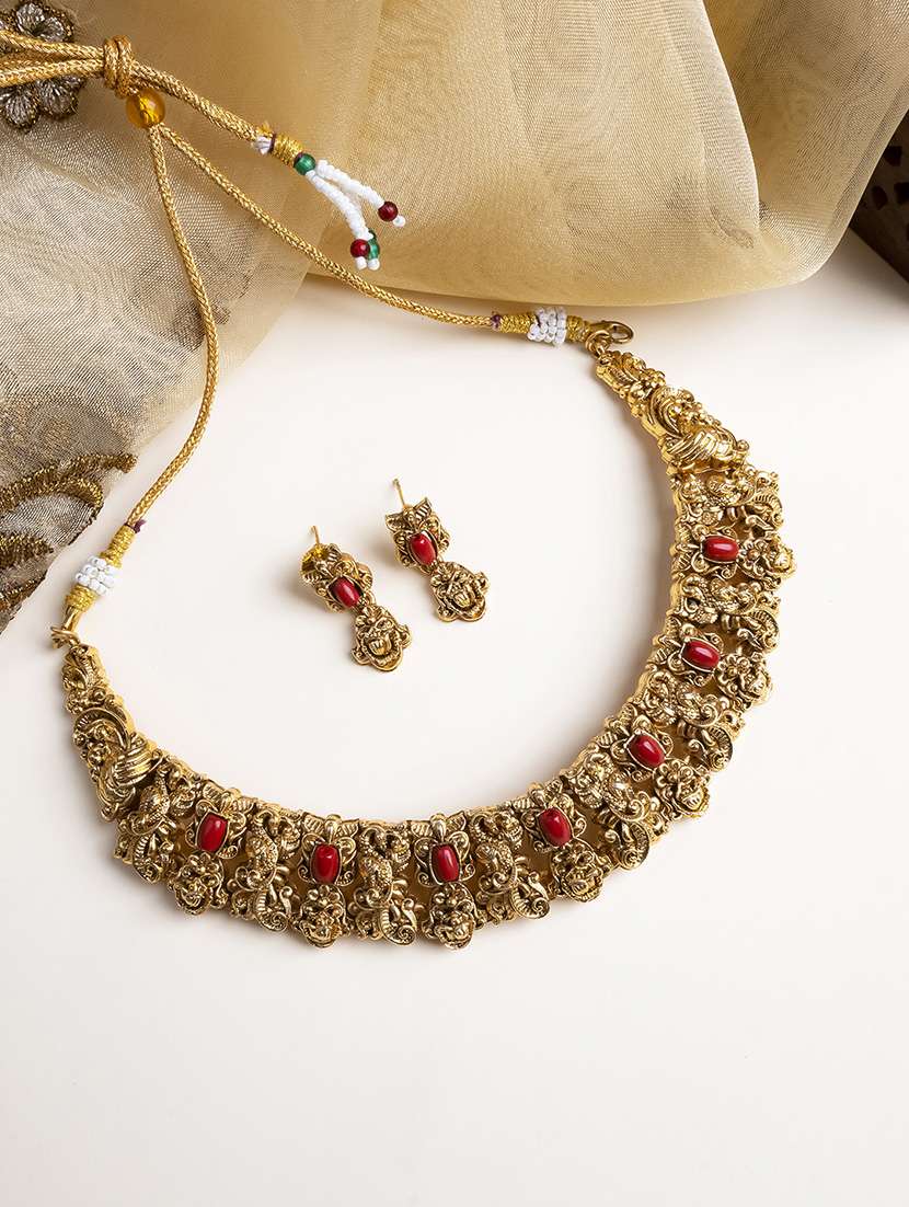 antique matte finish coral stones studded necklace set