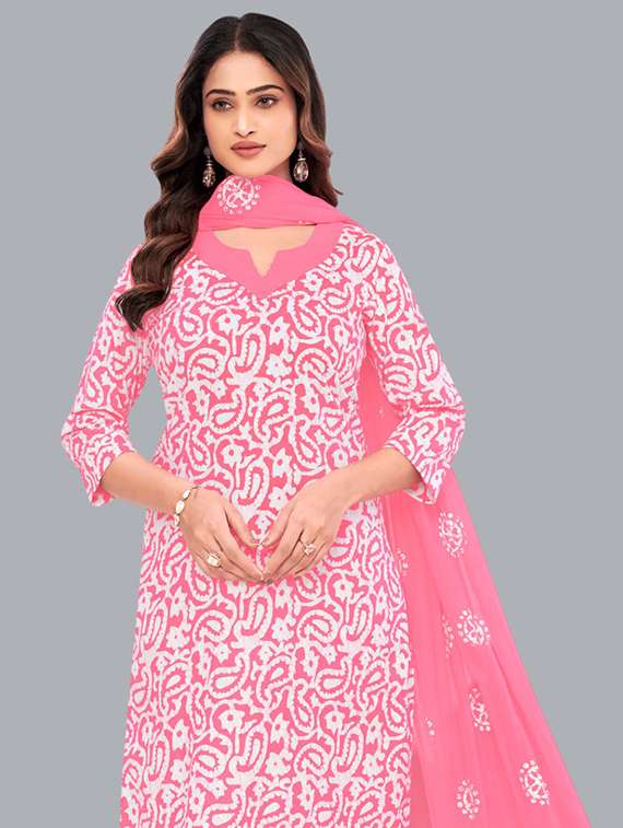 women batik printed three quarter sleeve kurta pant with dupatta set - 22173900 - Standard Image - 4