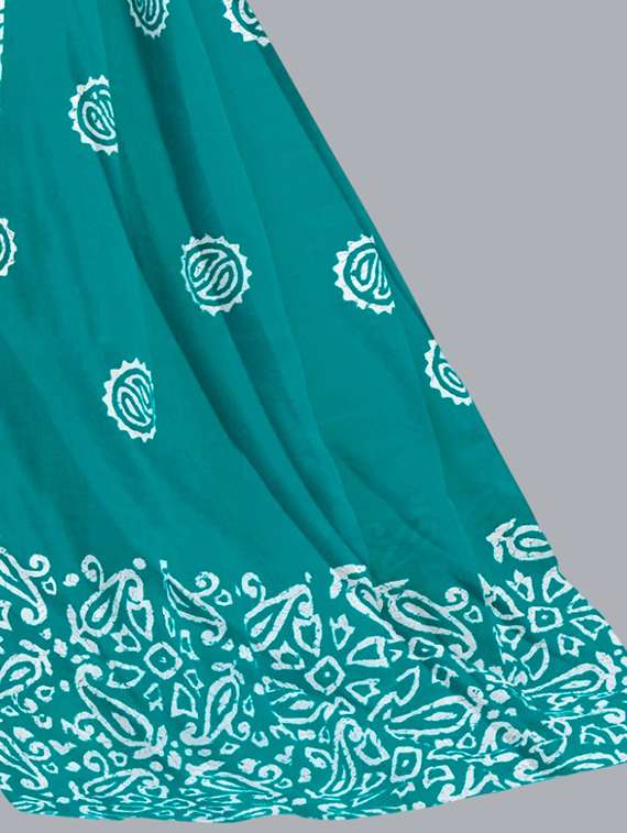 women batik printed three quarter sleeve kurta pant with dupatta set - 22173904 -  Standard Image - 4